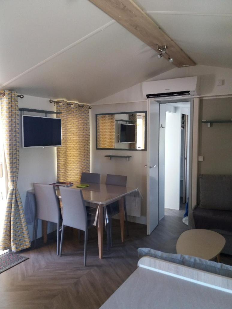 Mobil Home 3 Chambres กาเนต์-อ็อง-รูสซียง ภายนอก รูปภาพ
